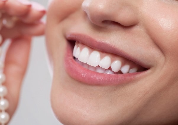 آیا بلیچینگ دندان می ‌تواند درد و ناراحتی را ایجاد کند؟